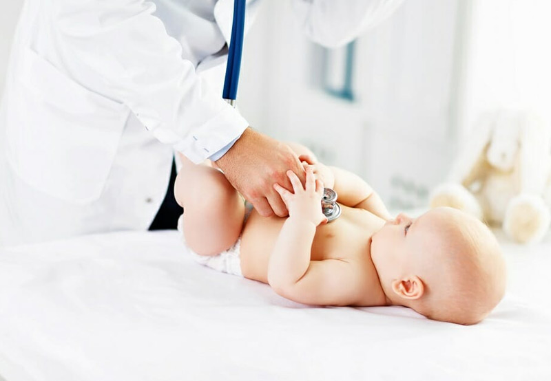 exam-after-newborn-circumcision-Dr.-Kai-Wen-Chuang